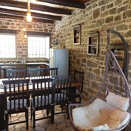 Hotel Gjiri Lalzit Rrotull
